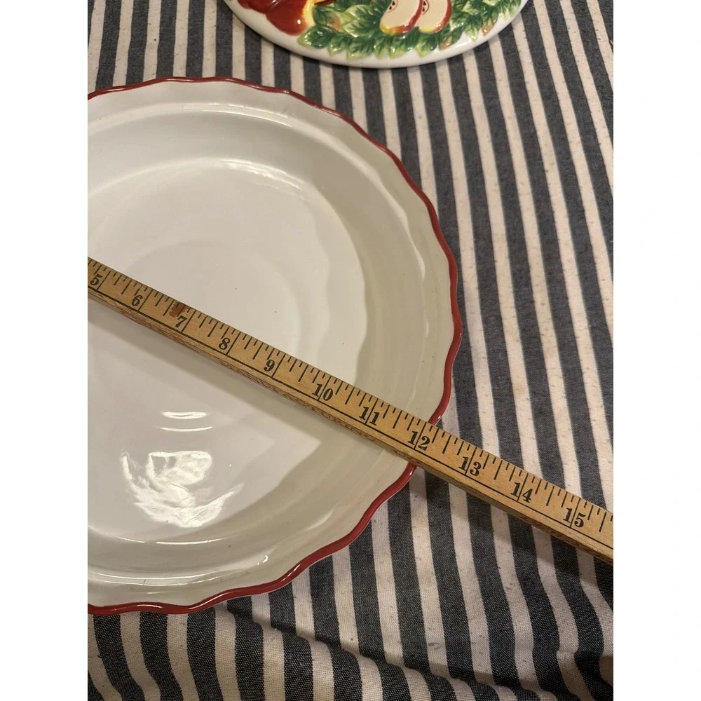 Style-Eyes by Baum Bros Apple Ceramic Covered Pie Dish Scalloped 11 Inch Round